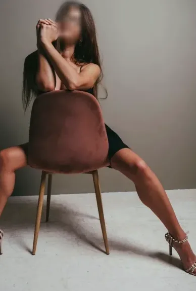 Dilara, 38