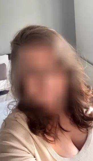 Elisabeth, 36