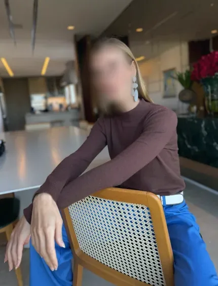 Emilia, 39