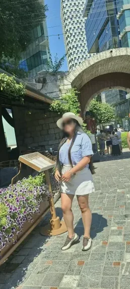 Karin, 35