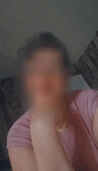 Leonie, 27