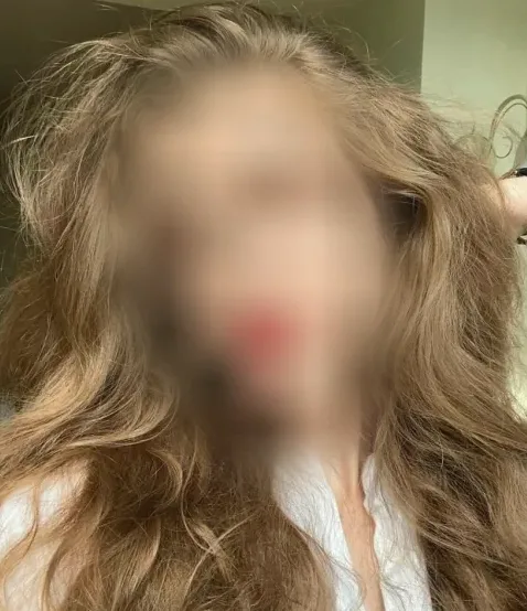 Mia, 20