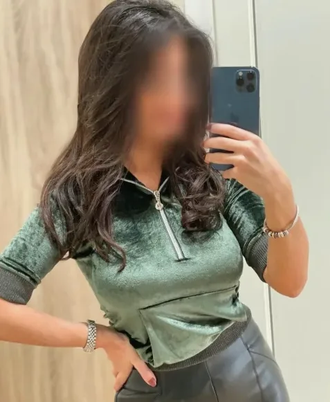 Nikolina, 28
