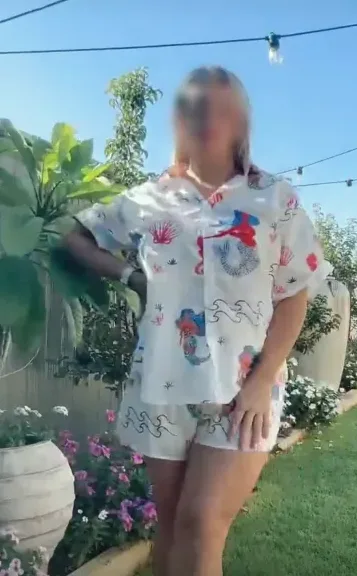 Pia, 33