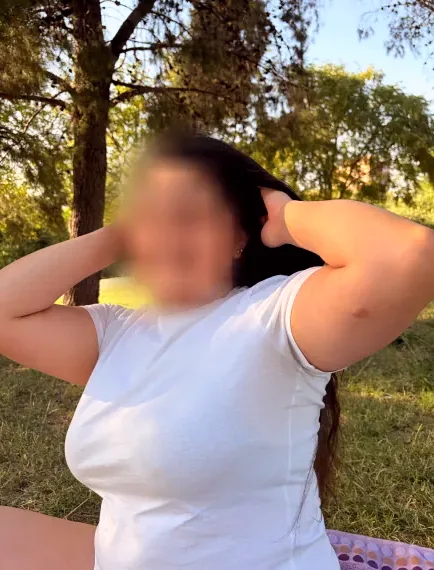 Pia, 23