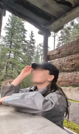 Viktoria, 35